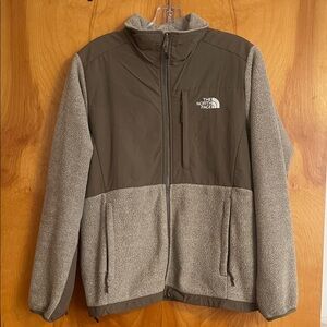 The North Face Woman’s Two-Tone Gray Performance Jacket